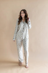 Long-Sleeved Women's Pajama Set in Starry Icon