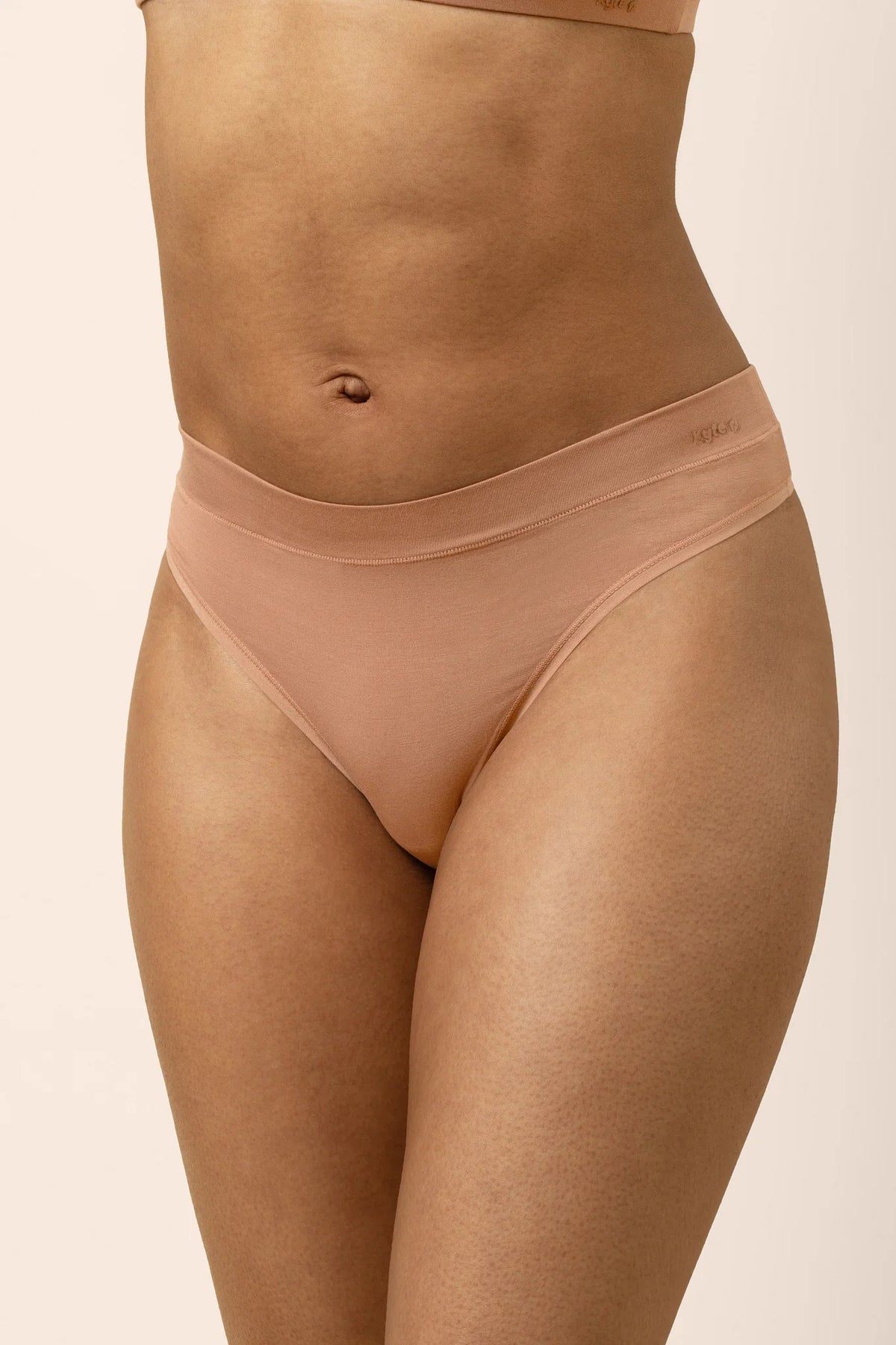 Women's Thong in Latte
