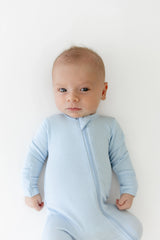 Ribbed Zipper Footie in Breeze
